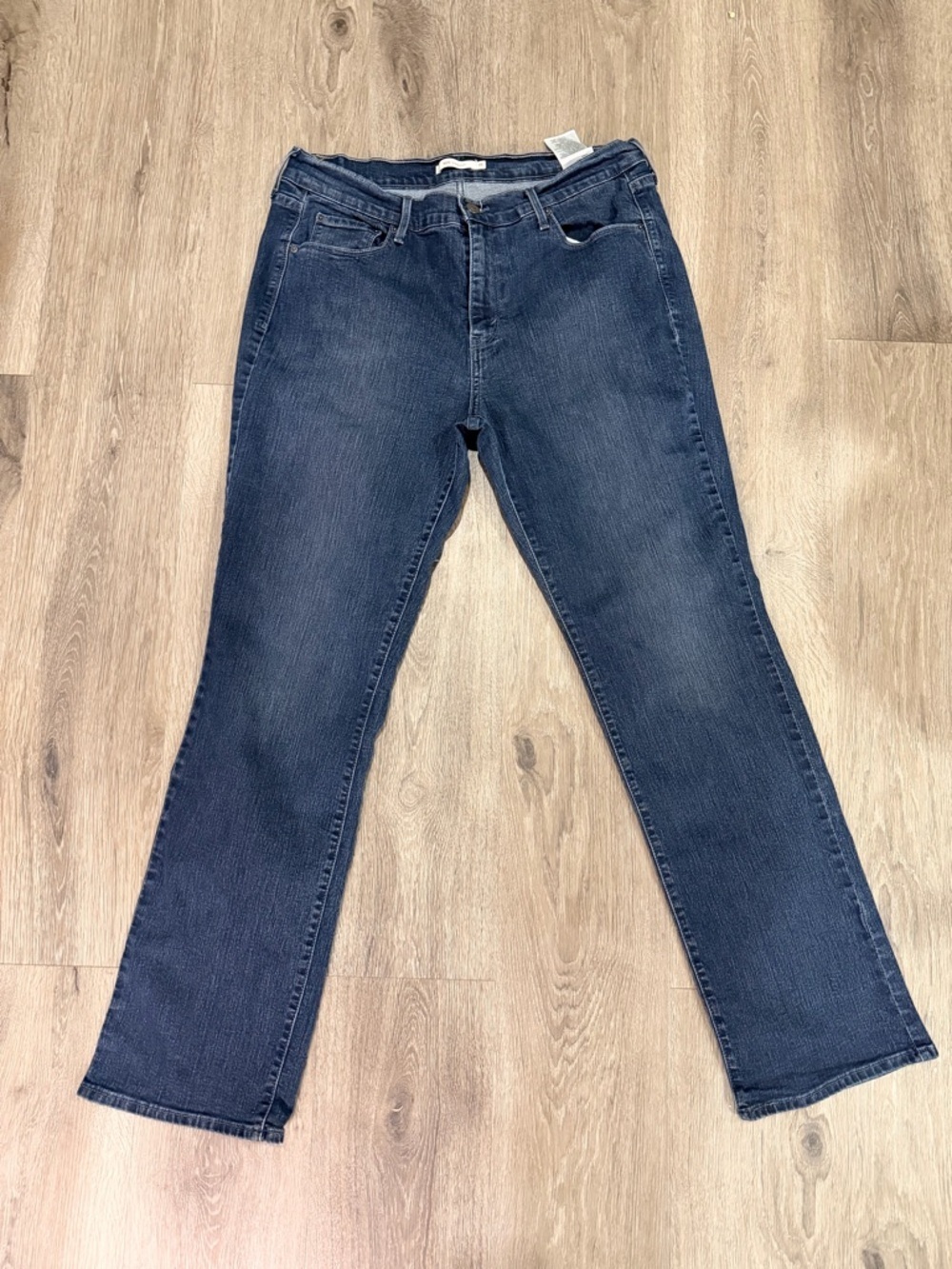 Women's Straight Leg Jeans in Dark Blue